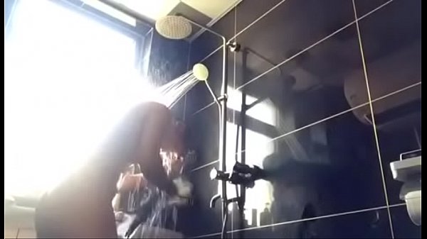 Gadis Salju Panas di WeChat