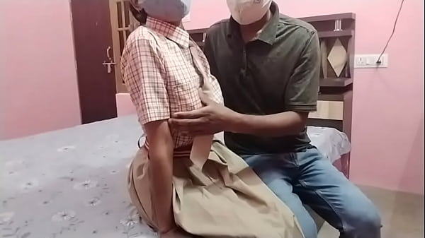 Video Panas Pelajar India Bercinta di Luar Ruangan dengan Suara Hindi