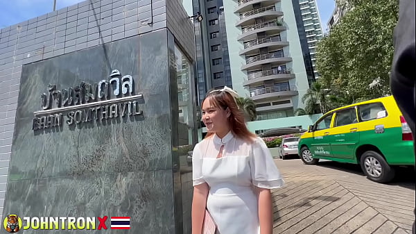 JohnTronX – Gadis Gemuk Thailand 18 Tahun LILY Biarkan Aku Isi Vagina-nya dengan Sperma