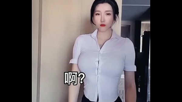 Gadis Asia berpayudara montok dan pantat menggoda.