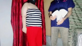 Wanita Muslim BBW berhubungan seks anal dengan petugas kantor untuk sambungan meteran, gaya doggy dengan suara Hindi yang jelas