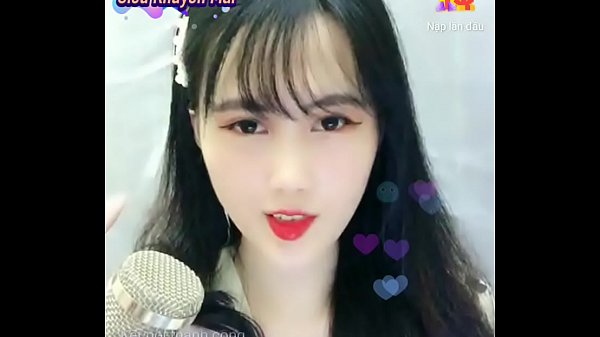 Gadis Asia Seksi Menggoda di Live Streaming Uplive