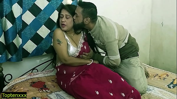 Bidadari India yang panas, bhabhi milf liar bercinta keras dengan NRI devor! Suara desahan dalam bahasa Hindi yang jelas dan menggoda.