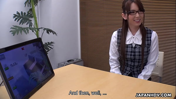 Yui Hatano, gadis kantoran Jepang yang nakal dan tak tersensor
