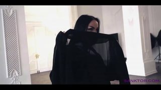 SANKTOR 042 – GADIS ARAB MENARI TELANJANG DENGAN GERAKAN MESUM