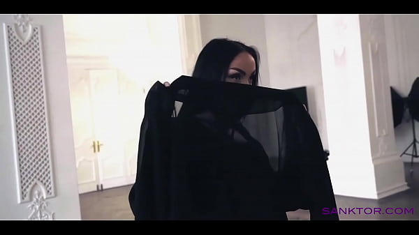 SANKTOR 042 – GADIS ARAB MENARI TELANJANG DENGAN GERAKAN MESUM