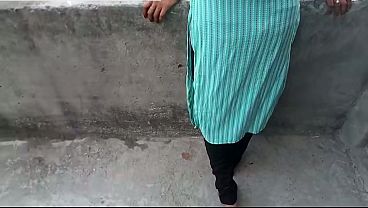 Bhai ne apni desi stepsister ko zor zor se chodkar chilla chilla kar behosh kiya