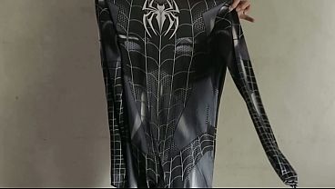 NGENTOT COSPLAYER SPIDERMAN HITAM SAMPAI CROT BERKALI-KALI DI DALAM MEMEKNYA – FILM PANAS INDONESIA