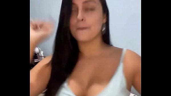 Gadis India Seksi Menggoda di Siaran Langsung