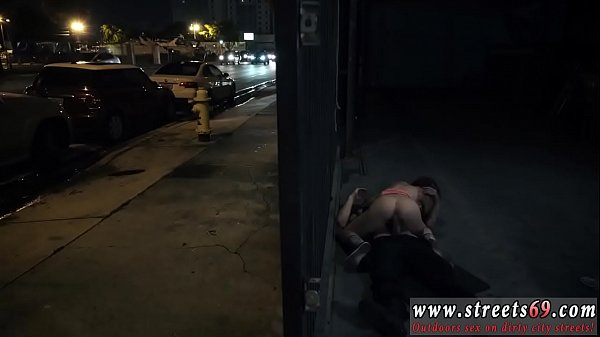 Gadis Arab pertama kali ngesex, cowok memang suka cewek berkacamata yang seksi