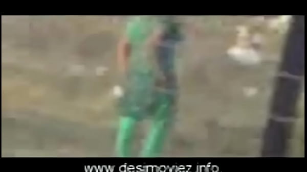 Gadis desi buang hajat di alam terbuka