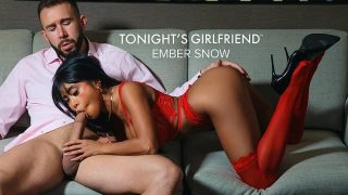 Ember Snow, si Asia seksi dengan payudara montok, menggoda penggemar dengan goyangan erotis di pangkuan sebelum memuaskan nafsu hingga tak sadarkan diri.