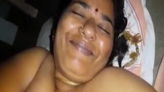 Suami Tamil Desi merekam adegan panas intim bersama istrinya