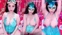 Tante Yasmin ngocok memek santuy, bikin ngiler semua.