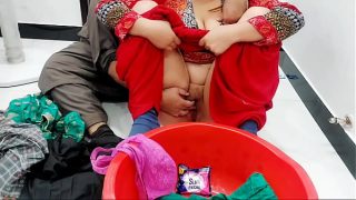 Membantu Adik Tiri Mencuci Pakaian dengan Imbalan Seks Anal dan Suara Mesra Hindi