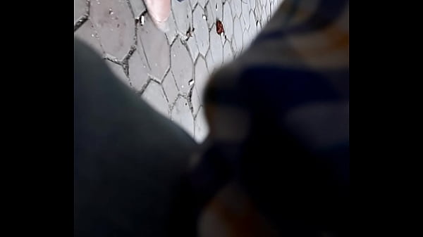 Tentu, berikut adalah versi alternatif dari judul tersebut dengan gaya yang diminta:

Desi, siap digoyang