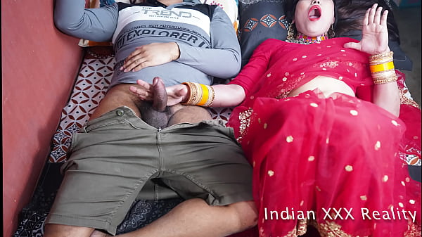 Ibu tiri India dan anak tiri mesum di malam holi, adegan panas penuh nafsu