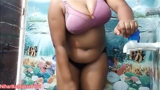 Anjali Arora, si gadis desi India yang menggoda