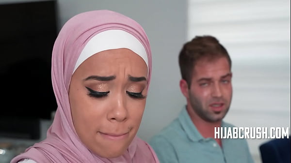 Bantuin step cewek Arab-ku biar nggak terlalu kaku, jadi makin liar di balik hijab | HijabCrush