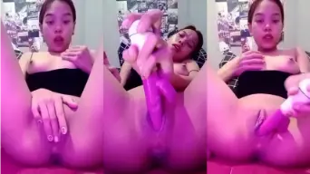 Anggi nafsu colokin dildo ke semua lubang, crot terus.