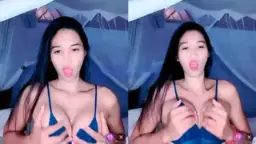 Anita mainin tetek sambil godain pascol biar makin ngiler.