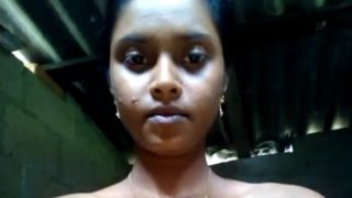 Bokep desi desa, goyang gede, pamer semua tanpa malu-malu.