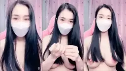 Cantik banget, toketnya bulat montok, puting pink basah siap dimainin live.