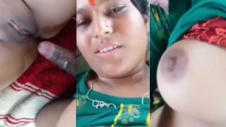 Desi village cewek ngentot kayak pelacur di video MMS
