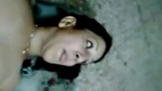 Ngentot mantap, cewek nakal dibor tembak di bokongnya sampe muncrat di video sex India.