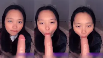 POV Ambiyah lagi ngeces nikmatin kontol karet sampe basah kuyup