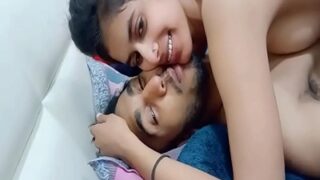 Video mesum cewek India cabul sama pacar bejatnya di kamar hotel