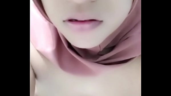 Mainin vcs sama selingkuh sambil suami lagi pergi, nikmatin momen panasnya.