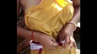 Tonton video mandi bhabhi desi, basah kuyup bikin panas!