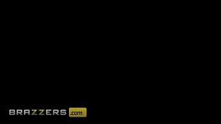 Ngentot lagi! Ngentot lagi! Ngentot lagi! Angel Youngs / Brazzers / Masuk XVPROMO di situs resmi buat diskon
