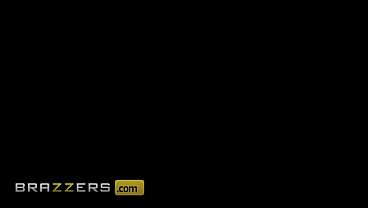 Ngentot lagi! Ngentot lagi! Ngentot lagi! Angel Youngs / Brazzers / Masuk XVPROMO di situs resmi buat diskon