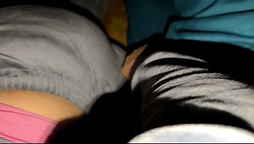 Ngentotin istri orang, kontol tegang tembusin memek basah ibu-ibu, crot di dalem bini tetangga, goyang pinggul panas bininya arab