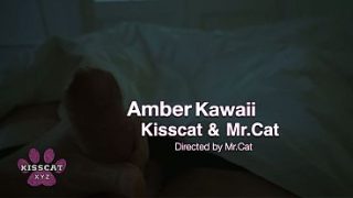 Ibu tiri lihat ayah tiri pancut di dalam anak tiri Amber Kawaii, lalu ngewe keras di ranjang bareng.
