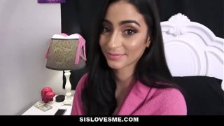 Ngentot sama adik tiri (Jasmine Vega) dibayar biar nyepong kontol gue