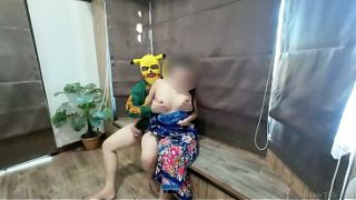 Panas istri tetangga Thailand pake sarong – POV amatir bikin ngilu
