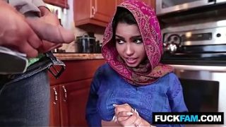 Hijab panas digoyang cowboy, Ada Sanchez ngerasain tradisi Amerika yang bikin basah