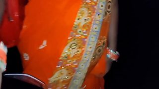 Bawel banget sih di jalan tadi, sambil muter-muter bilang ke kakak: “Malam ini nafsu gue gak karuan, kasih yang enak dong!”