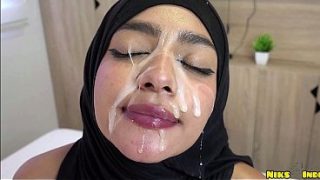 Ngentotin Hijaber ABG Sampe Crott Di Muka