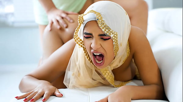 Bujuk pacar hijabku yang dilarang ML karena adat, akhirnya ngewe juga – Hijablust