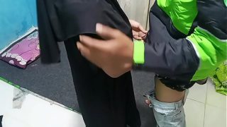 Ngomong prank suruh ojol ngentot, malah bikin kontol tegang