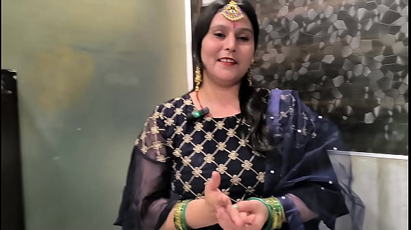Raksha Bandhan malam ini, kakak tiri dan adik tiri saling rayu untuk kenikmatan seks bebas.