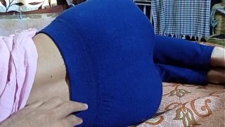Cewek India imut digenjot abang tiri, ngentot close up full suara hindi jelas, video desi panas.