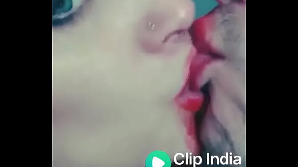Bokep kakak ipar lagi ciuman panas bibir