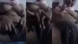 Hijab ketat, memek tembem basah kuyup, siap digilas.