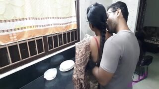 Video mesum Devar Bhabhi di dapur, bikin ngilu lihatnya.