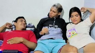 Kakak tiriku digebah pacarnya pake kontol gede di depan mataku.